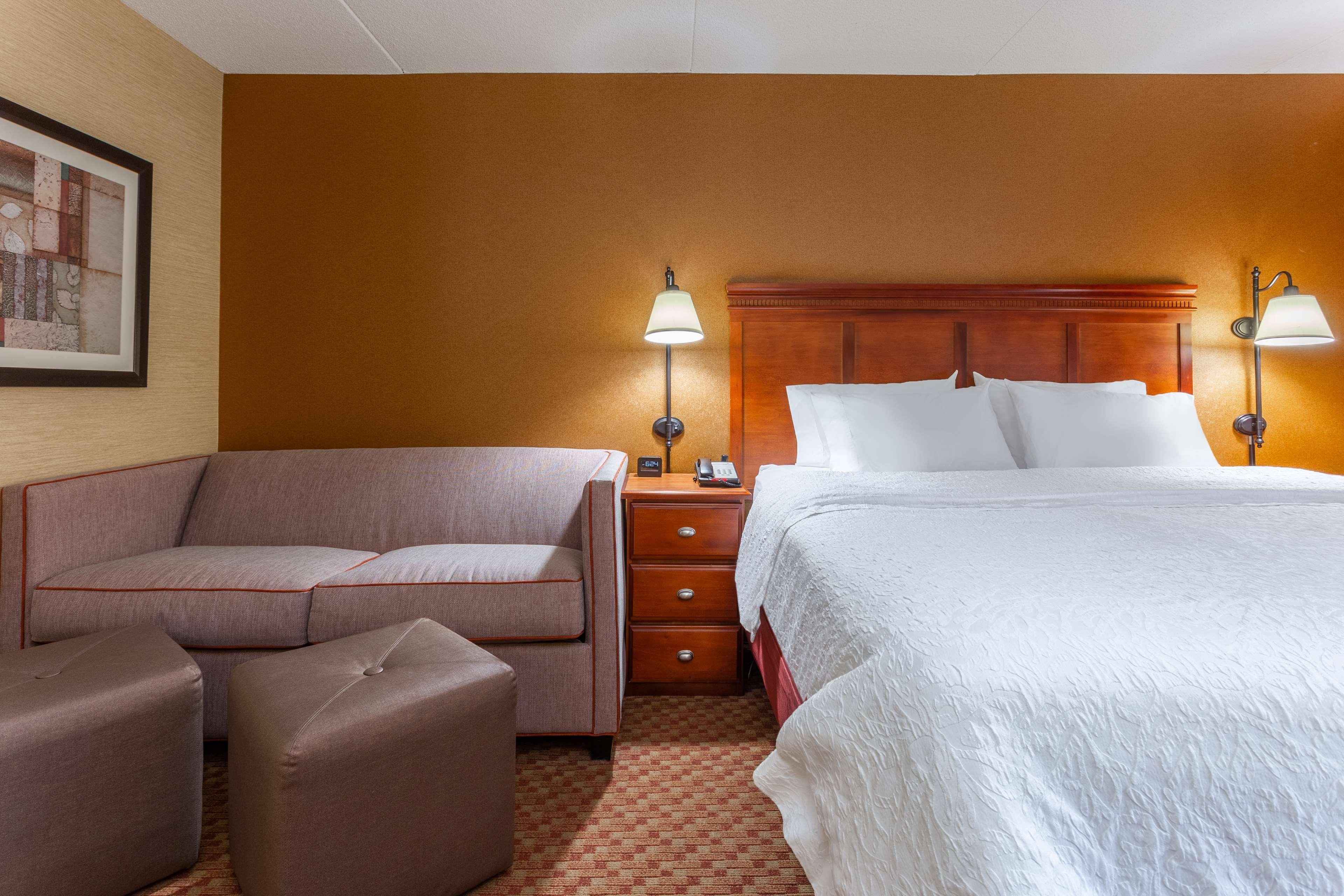 Hampton Inn East Пеория Екстериор снимка