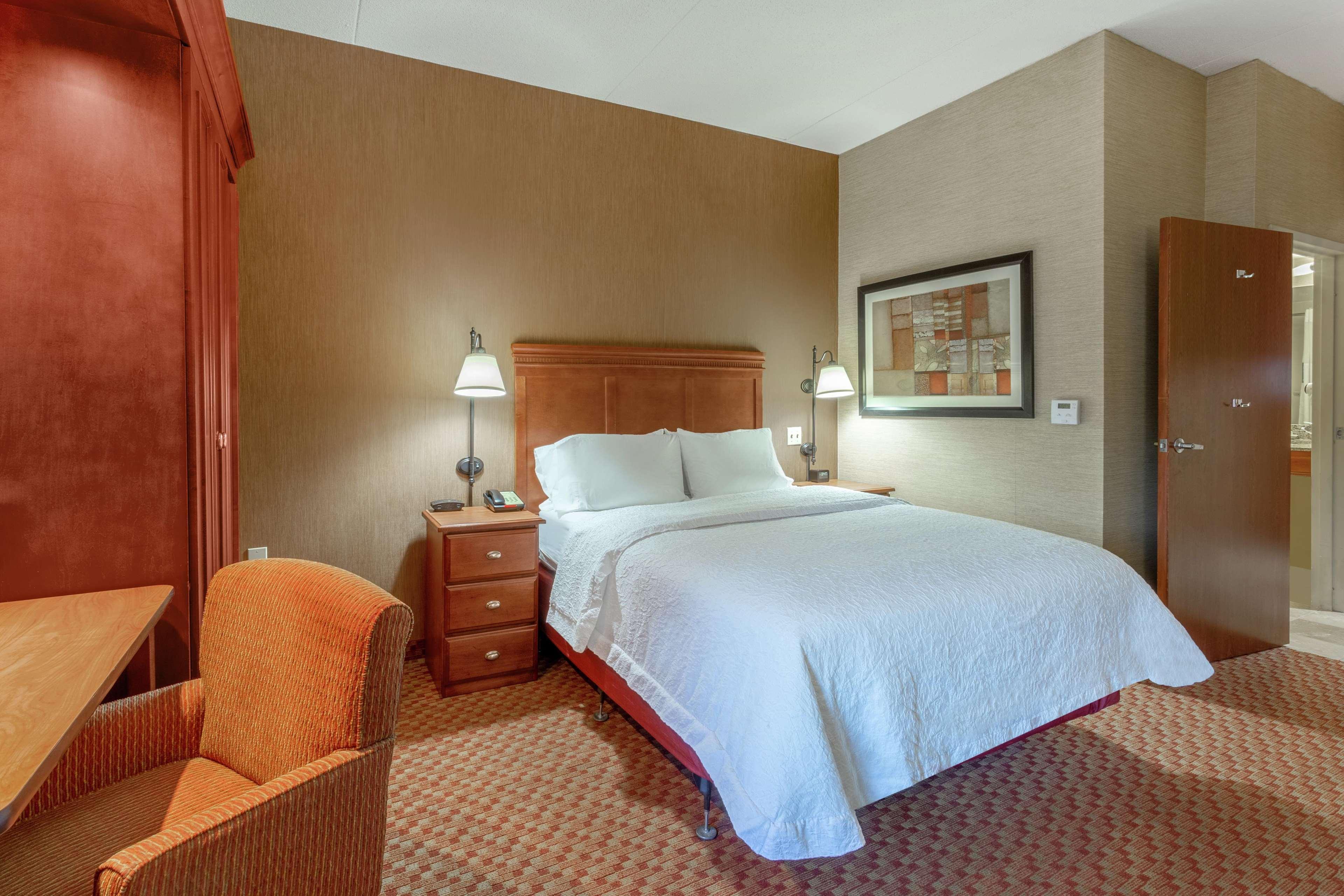 Hampton Inn East Пеория Екстериор снимка