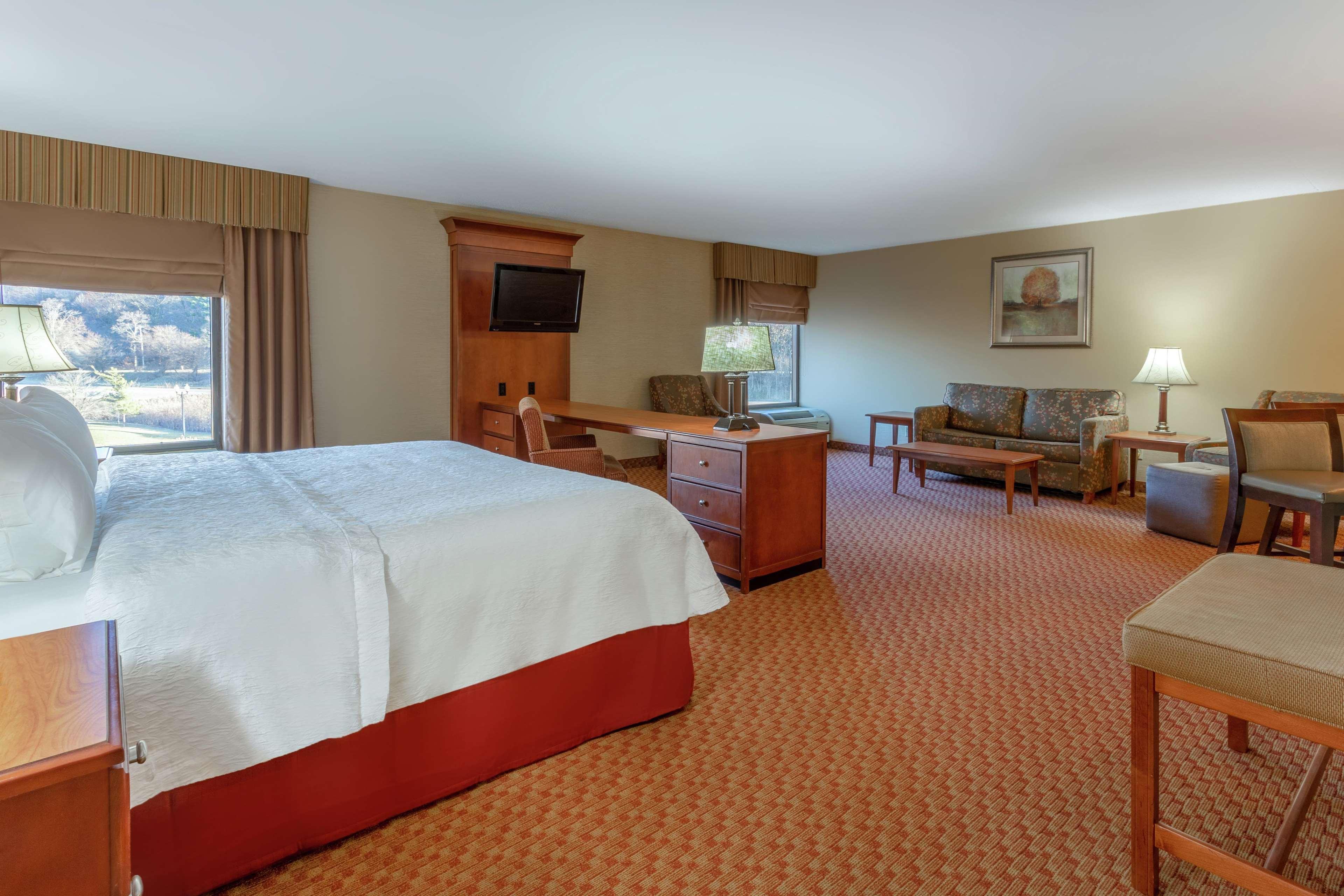 Hampton Inn East Пеория Екстериор снимка
