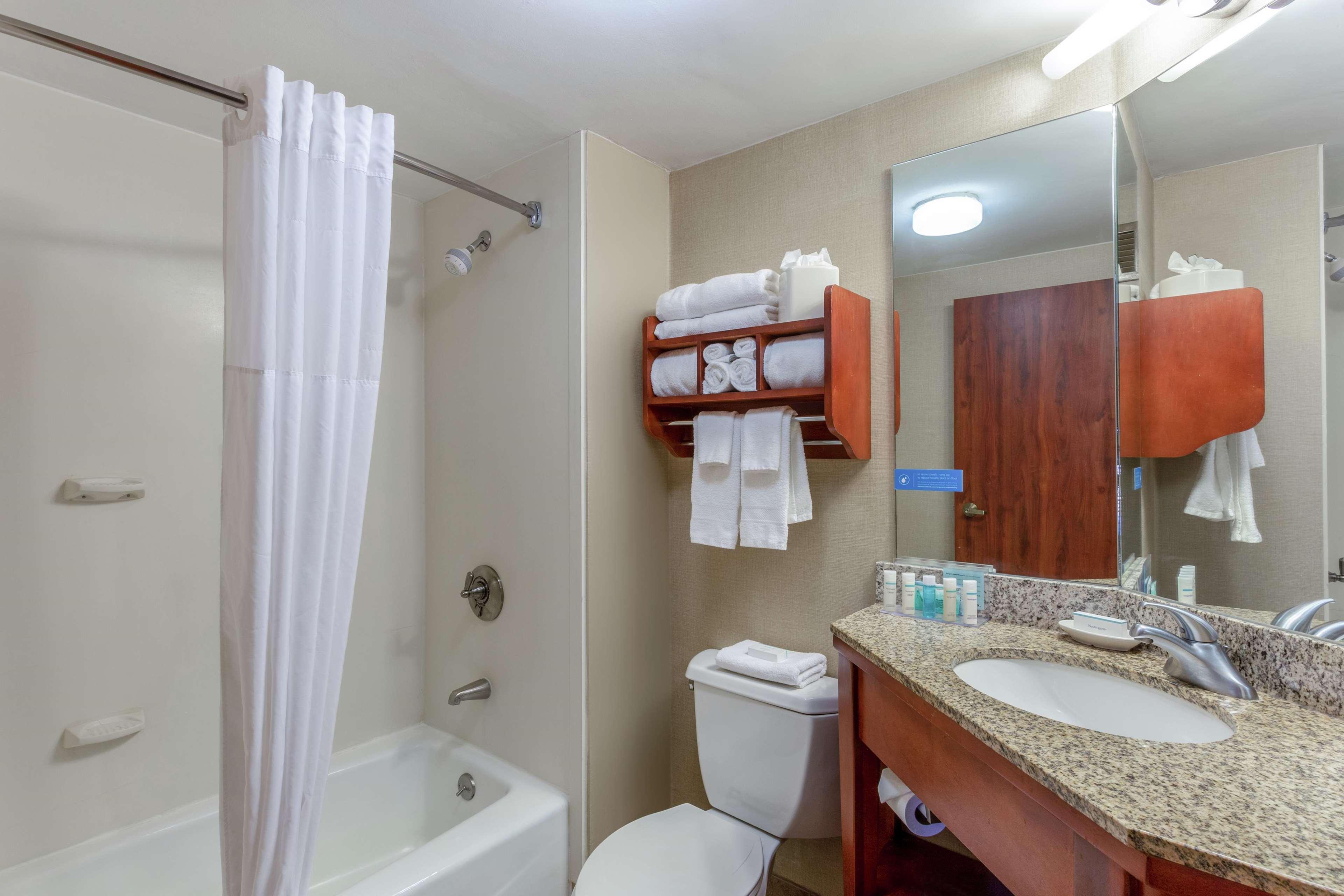 Hampton Inn East Пеория Екстериор снимка