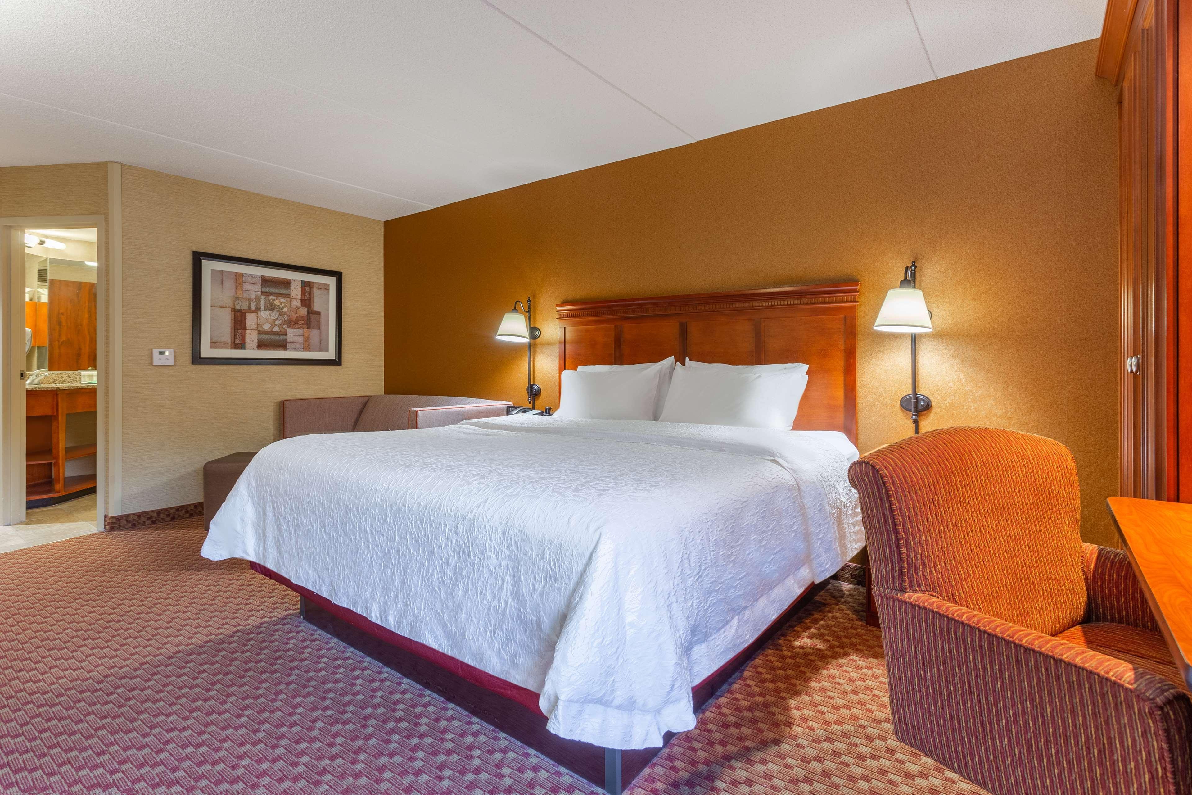 Hampton Inn East Пеория Екстериор снимка