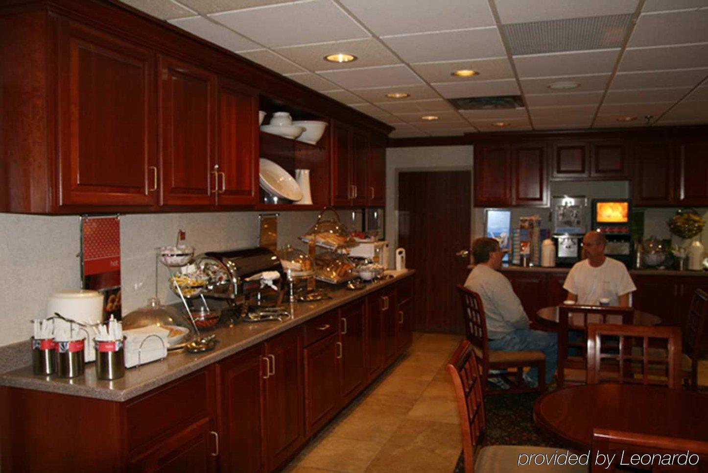Hampton Inn East Пеория Ресторант снимка