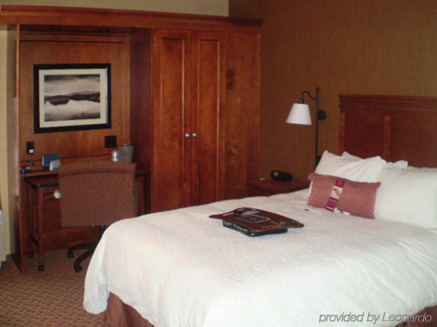 Hampton Inn East Пеория Стая снимка