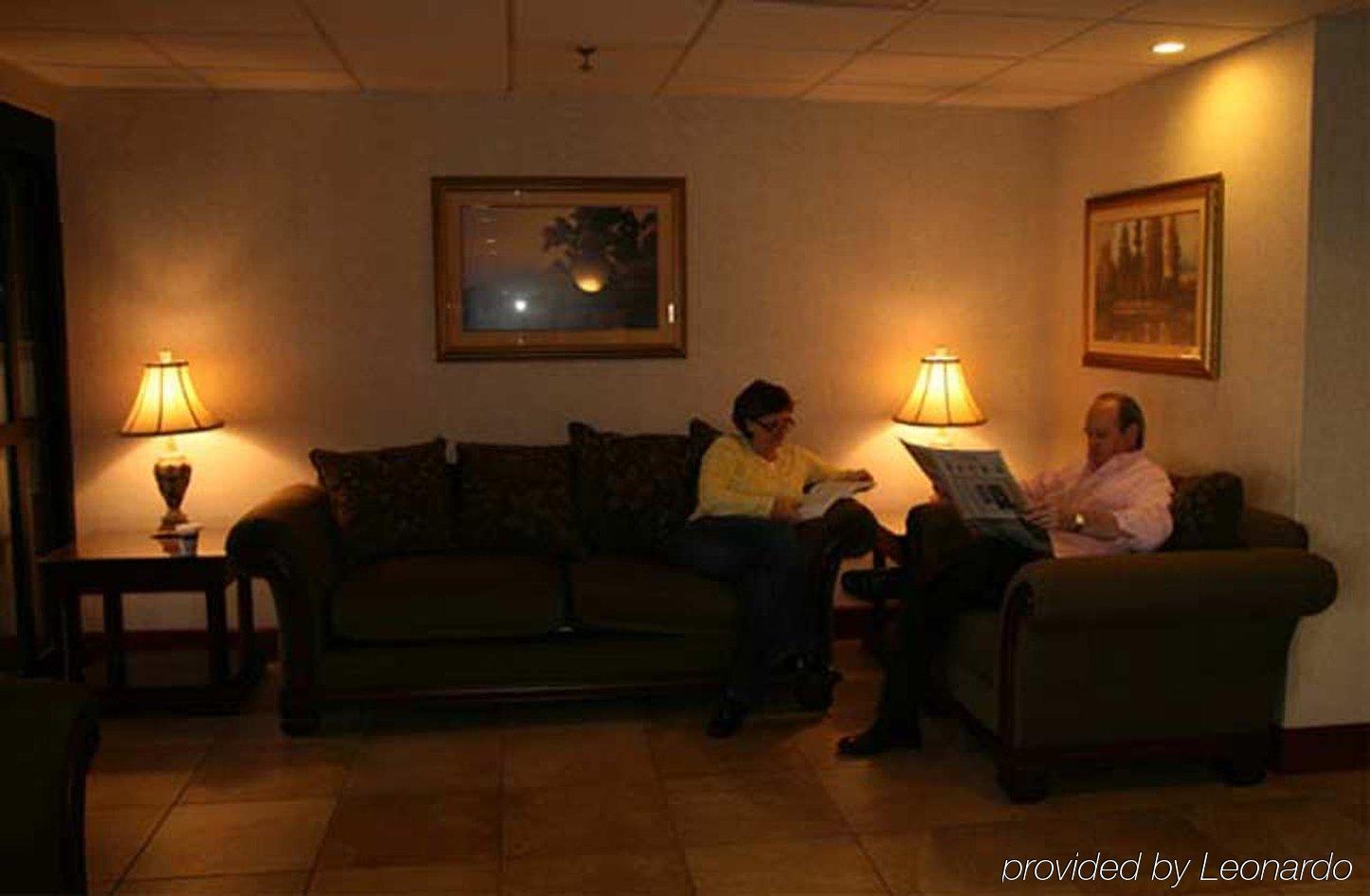 Hampton Inn East Пеория Интериор снимка