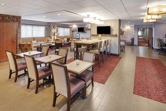 Hampton Inn East Пеория Интериор снимка