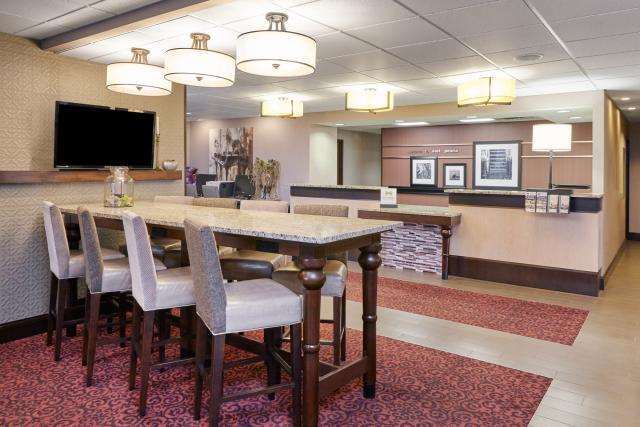 Hampton Inn East Пеория Интериор снимка