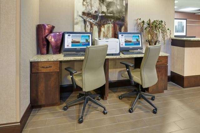 Hampton Inn East Пеория Съоръжения снимка