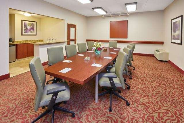 Hampton Inn East Пеория Съоръжения снимка
